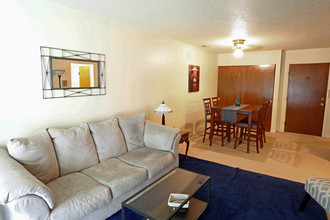 Three Meadows Apartments in Perrysburg, OH - Building Photo - Interior Photo