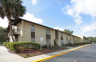 Jammes Apartments in Jacksonville, FL - Building Photo - Building Photo