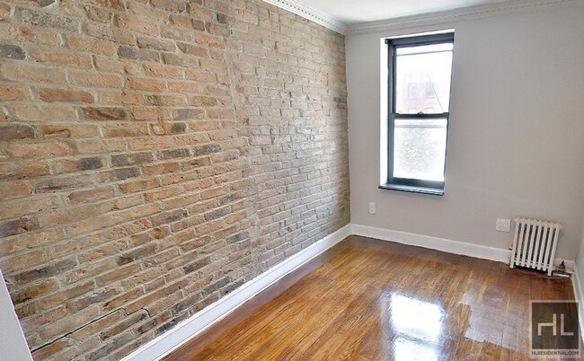 AMAZING 1 BR APARTMENT! WON’T LAST!! NO BR in New York, NY - Foto de edificio - Building Photo