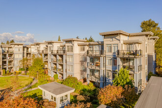 Charleton Park in Surrey, BC - Building Photo - Building Photo