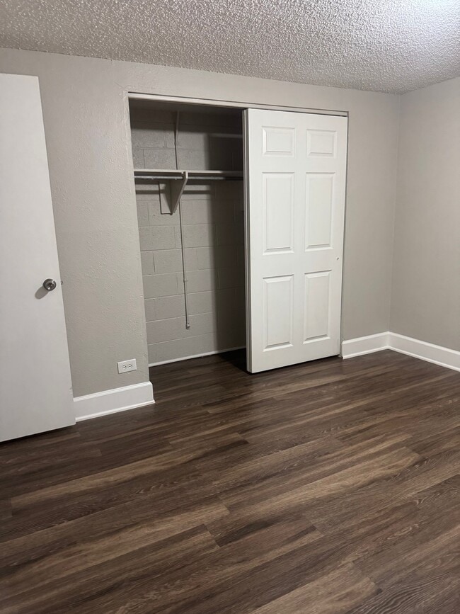 3950 Turnpike Dr, Unit 2