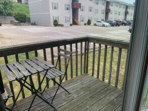 206 Stone Gate Cir in Morgantown, WV - Foto de edificio - Building Photo