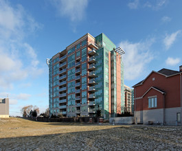 Thornhill Towers in Markham, ON - Building Photo - Building Photo