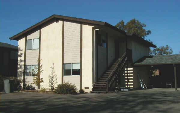 831 Madison St in Petaluma, CA - Building Photo - Building Photo