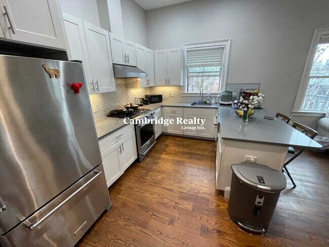 343 Western Ave, Unit 4A in Cambridge, MA - Building Photo - Building Photo