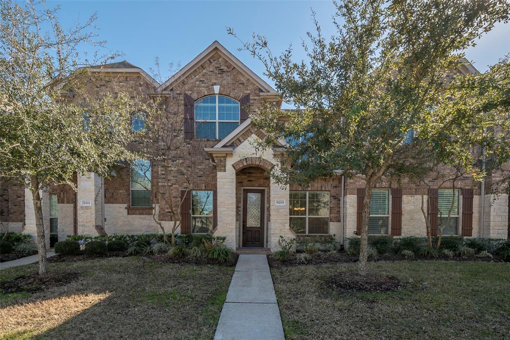 9215 Monarch Mist Ln in Houston, TX - Building Photo