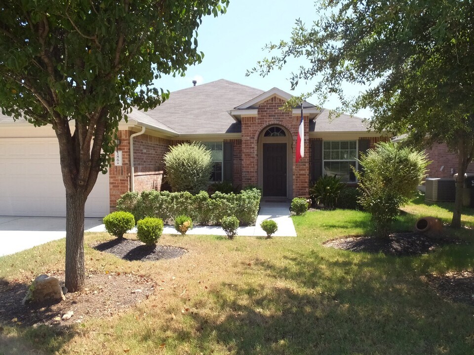 186 Fresno Springs in Buda, TX - Foto de edificio