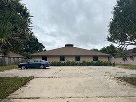 1262 The 12th Fairway, Unit 1262 in Wellington, FL - Building Photo