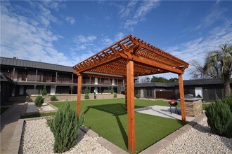 6509 Berkman Dr-Unit -212 in Austin, TX - Building Photo - Building Photo