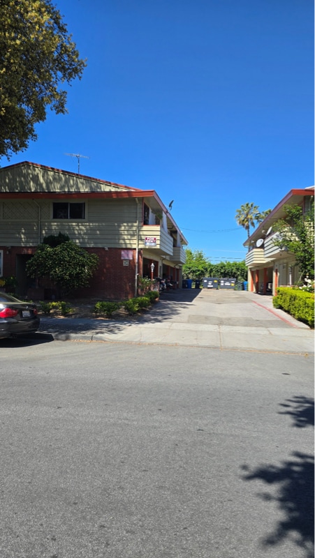 property at 965 Helen Ave