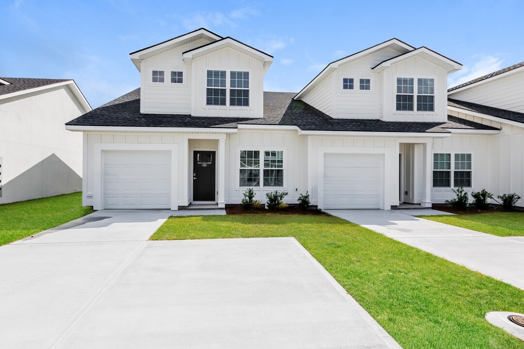 1002 Walker Point Way in Brunswick, GA - Foto de edificio