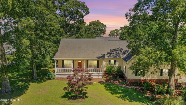 property at 592 Arnolds Beach Rd
