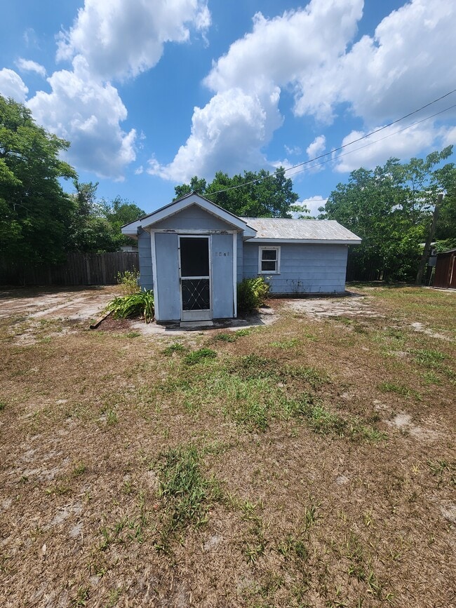 property at 1471 33rd St NW