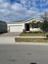 1904 Flourish Ave in Kissimmee, FL - Foto de edificio - Building Photo