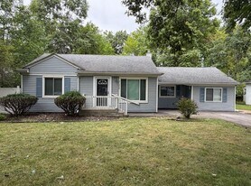 21450 Frazer Ave in Southfield, MI - Building Photo