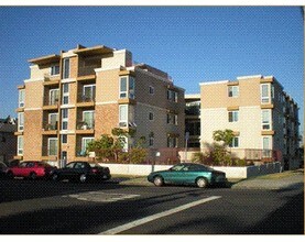Illinois Street Apartments in San Diego, CA - Foto de edificio - Building Photo