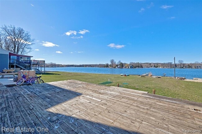 1982 S Ortonville Rd in Ortonville, MI - Building Photo - Building Photo