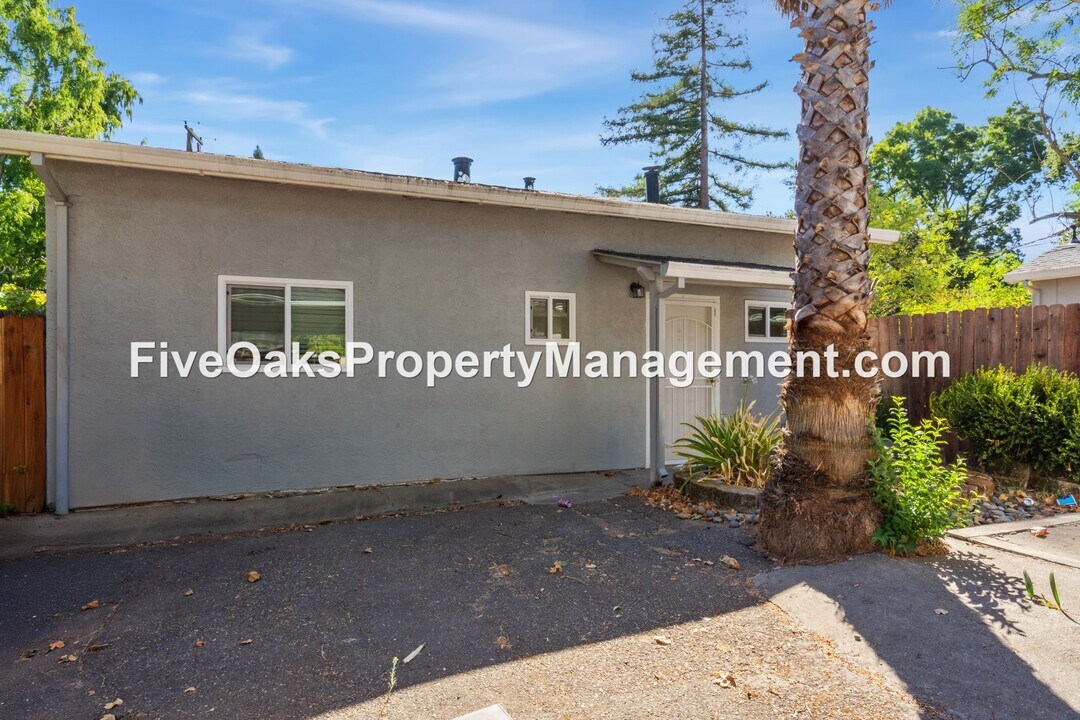 5310 Nugget Rd in Fair Oaks, CA - Building Photo