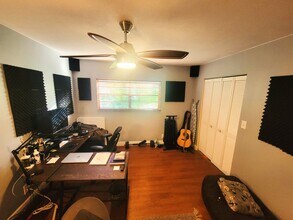 4617 NW 9th Dr in Plantation, FL - Building Photo - Building Photo