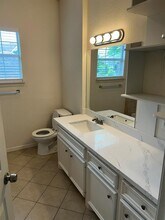 2103 Berry St in Houston, TX - Foto de edificio - Building Photo