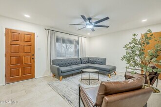 125 E Papago Dr in Tempe, AZ - Building Photo - Building Photo