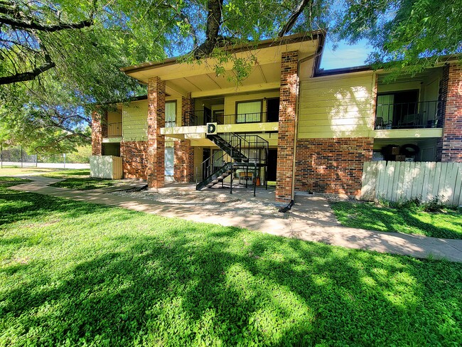 1705 Crossing Pl in Austin, TX - Building Photo - Building Photo