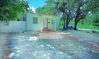 6701 NE Miami Pl in Miami, FL - Building Photo