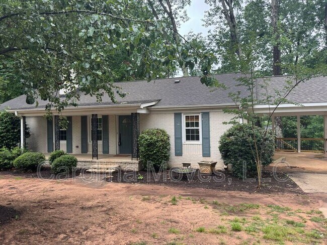 710 Parkins Mill Rd in Greenville, SC - Building Photo - Building Photo