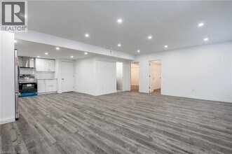 61 RAVINA Ave in Hamilton, ON - Building Photo - Building Photo