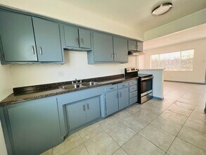 1775 Locust Ave in Long Beach, CA - Building Photo - Building Photo