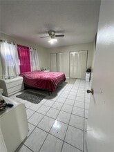 471 E 13th St-Unit -471 in Hialeah, FL - Building Photo - Building Photo