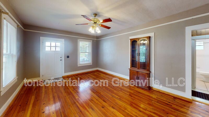 14 Iselin St in Liberty, SC - Building Photo