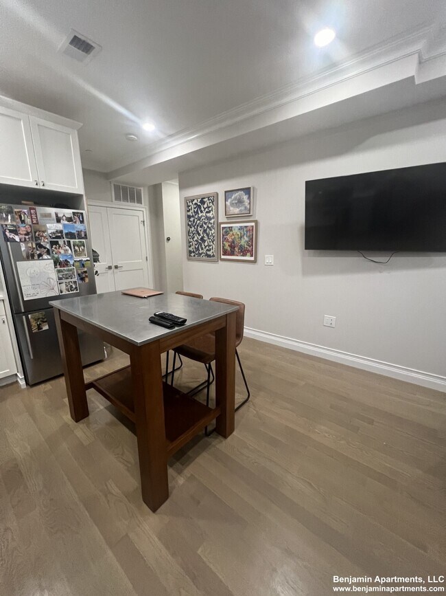 14 Mount Hood Rd, Unit 5 in Boston, MA - Building Photo - Building Photo