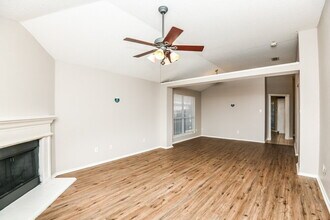 2638 Brea Canyon Rd in Fort Worth, TX - Building Photo - Building Photo