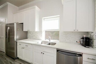 10 Tealight Pl in Tomball, TX - Building Photo - Building Photo