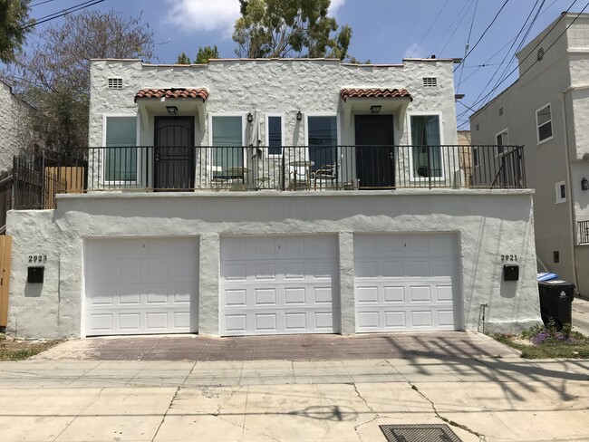 property at 2921 Bellevue Ave