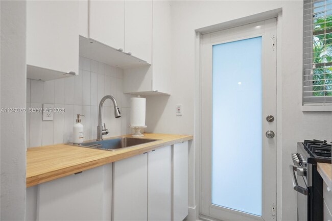 750 Española Wy in Miami Beach, FL - Building Photo - Building Photo