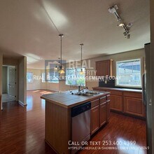 13413 97th Ave E in Puyallup, WA - Building Photo - Building Photo