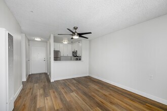 Beck Park in North Hollywood, CA - Building Photo - Interior Photo