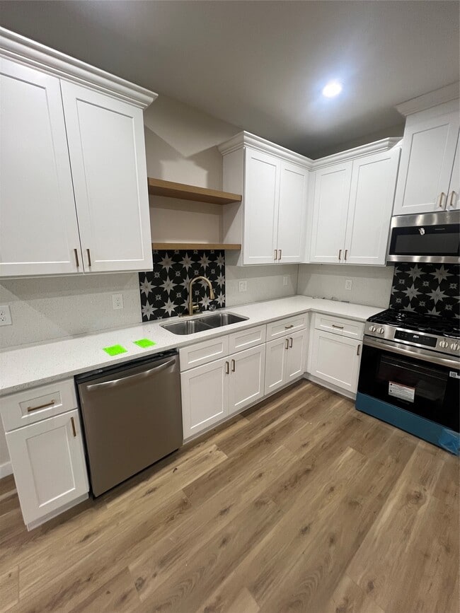 property at 5325 Kenilwood Dr