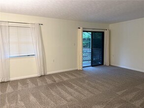 475 Mount Vernon Hwy NE in Sandy Springs, GA - Building Photo - Building Photo