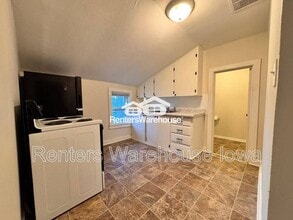 212 N 13th St in Adel, IA - Building Photo - Building Photo