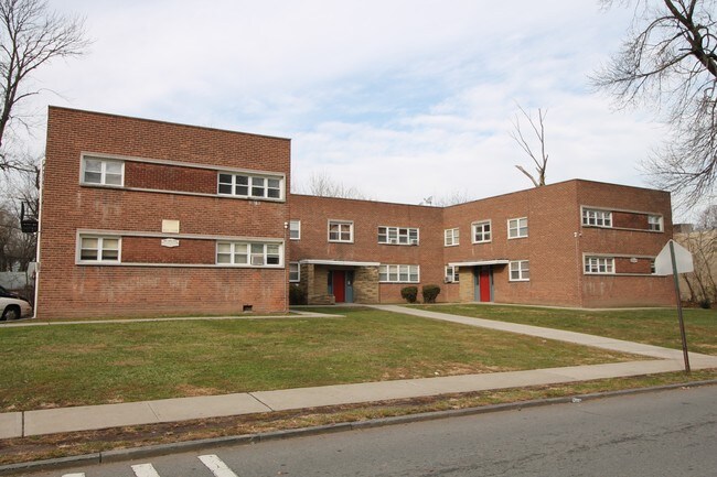 291-295 N Clinton St in East Orange, NJ - Building Photo - Building Photo