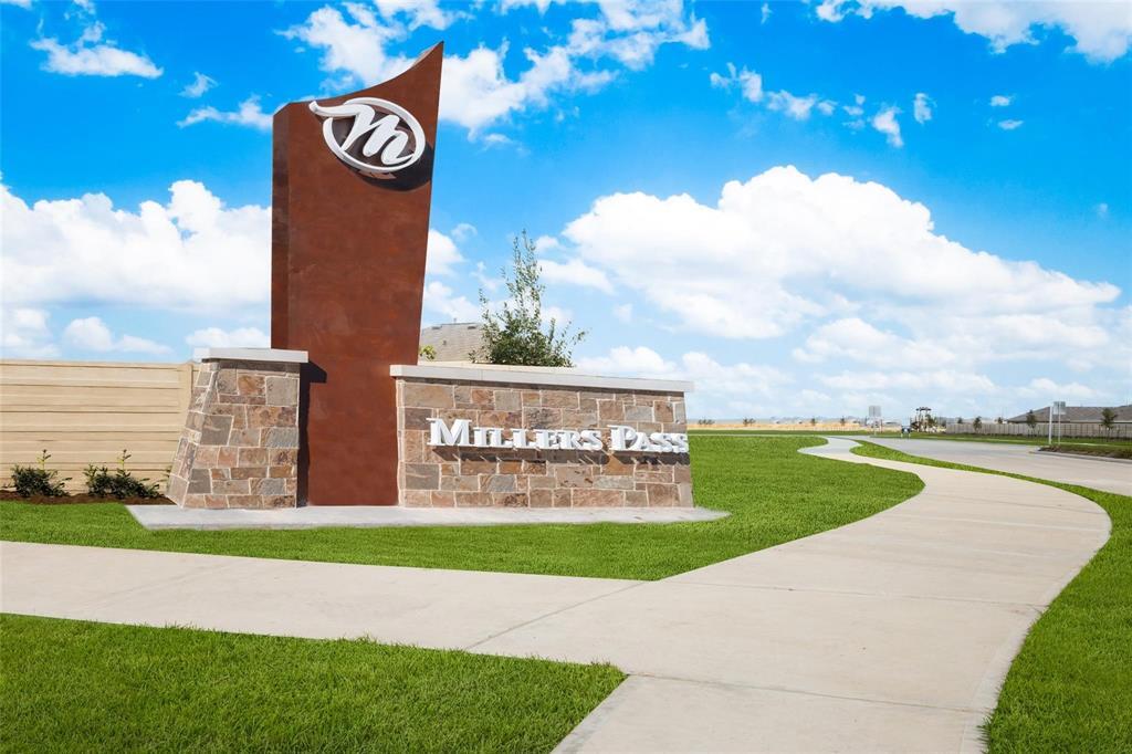 1218 Millers Pass Dr in Rosenberg, TX - Building Photo