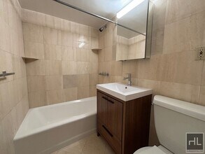 EAST 63 STREET, Unit 9E in New York, NY - Foto de edificio - Building Photo