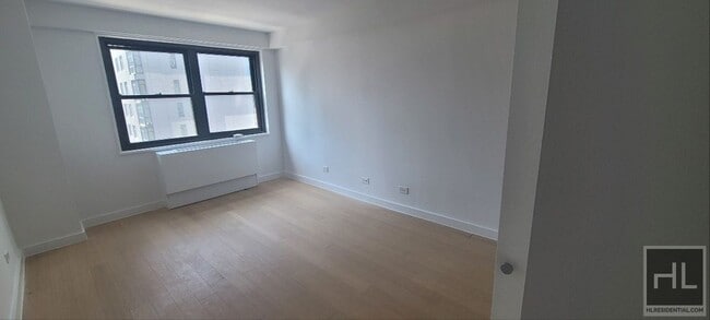 East 39th Street, Unit 8E in New York, NY - Building Photo - Building Photo