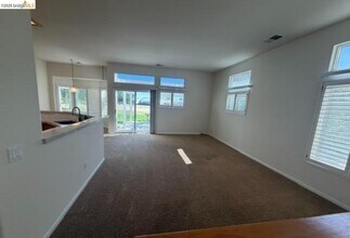 170 Gala Ln in Brentwood, CA - Building Photo - Building Photo