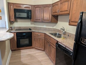 1625 Larimer St, Unit 2406 in Denver, CO - Building Photo - Building Photo