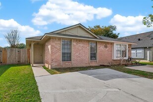 5205 Beaverbrook Dr in Houston, TX - Building Photo