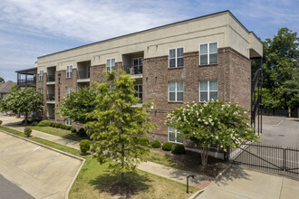 The Balcony Apartments in Tuscaloosa, AL - Building Photo - Building Photo